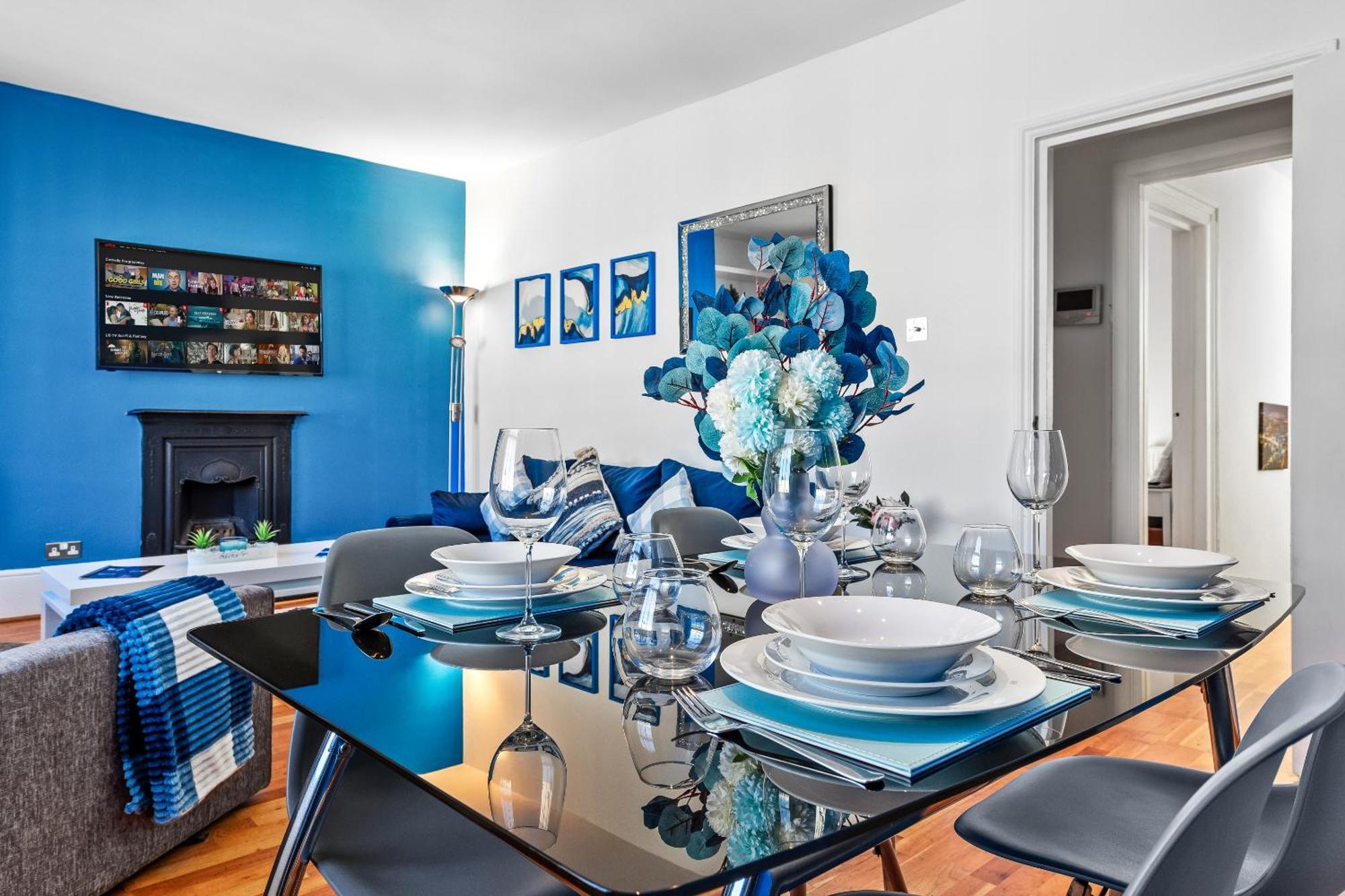 Balcony Blue Theme 1 Bedroom Central London Luxury Flat Near Hyde Park! Accommodates Up To 6! Double Sofa Bed And Next To Station! Esterno foto