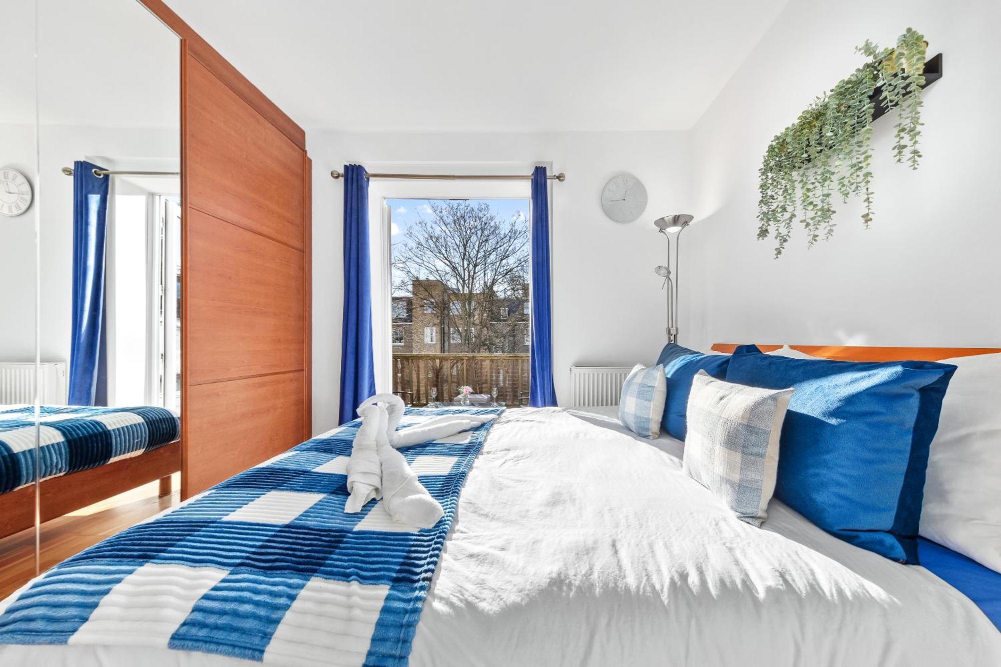Balcony Blue Theme 1 Bedroom Central London Luxury Flat Near Hyde Park! Accommodates Up To 6! Double Sofa Bed And Next To Station! Esterno foto