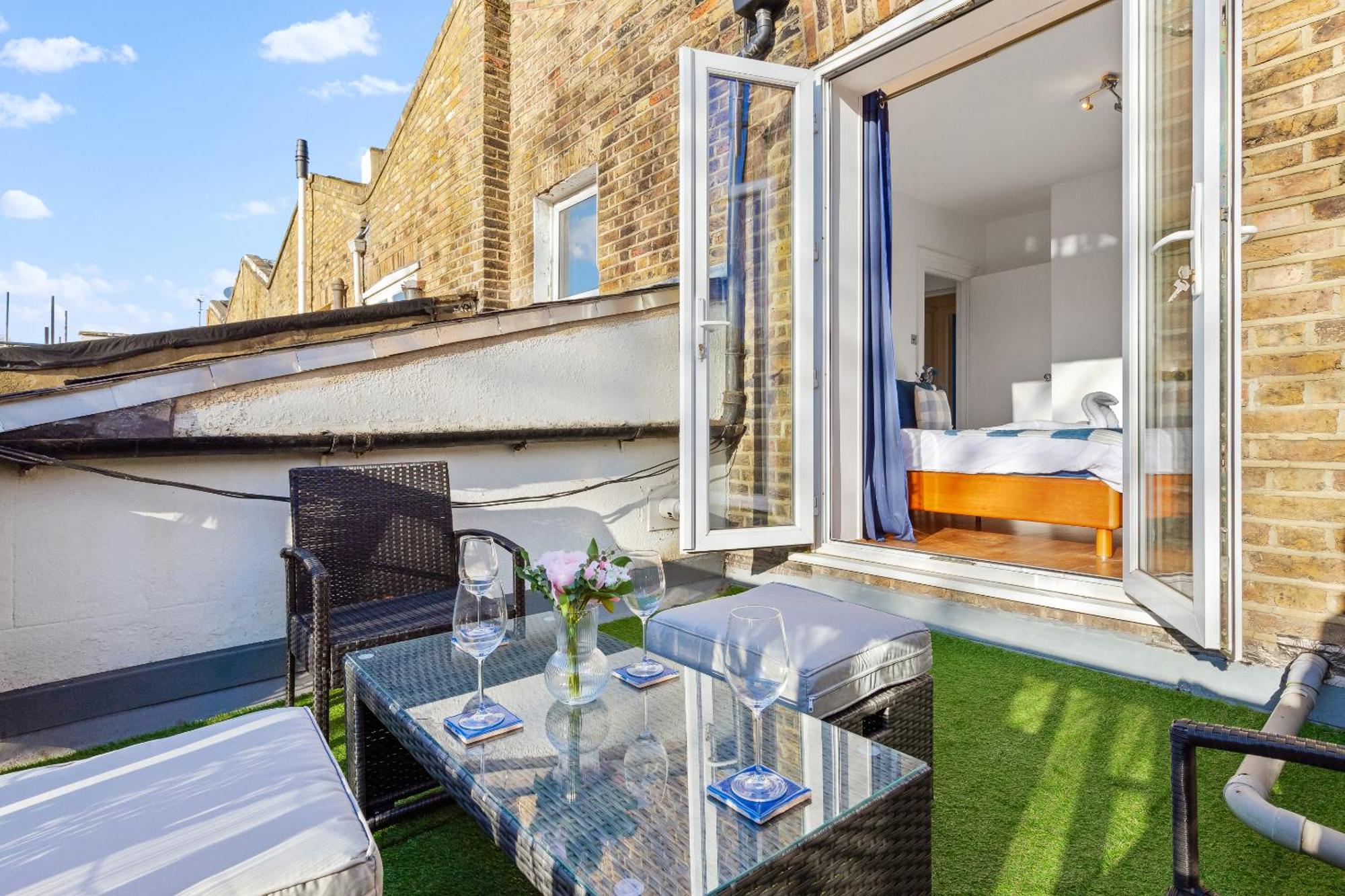 Balcony Blue Theme 1 Bedroom Central London Luxury Flat Near Hyde Park! Accommodates Up To 6! Double Sofa Bed And Next To Station! Esterno foto
