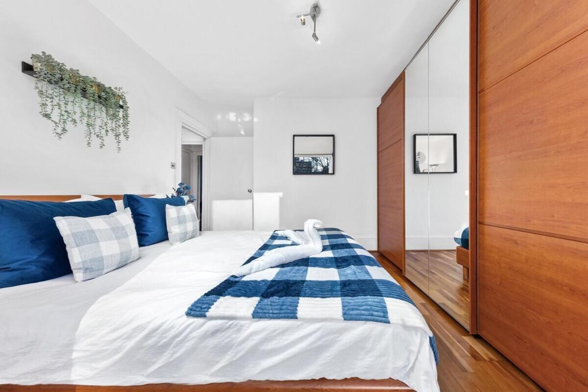 Balcony Blue Theme 1 Bedroom Central London Luxury Flat Near Hyde Park! Accommodates Up To 6! Double Sofa Bed And Next To Station! Esterno foto
