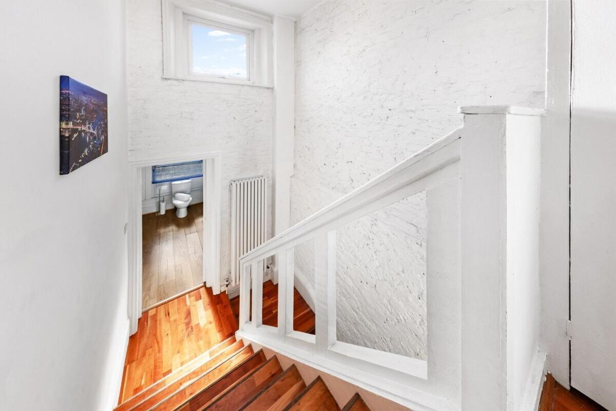 Balcony Blue Theme 1 Bedroom Central London Luxury Flat Near Hyde Park! Accommodates Up To 6! Double Sofa Bed And Next To Station! Esterno foto