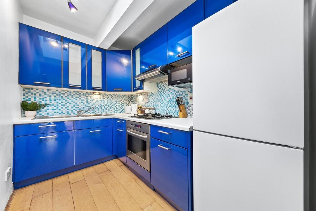 Balcony Blue Theme 1 Bedroom Central London Luxury Flat Near Hyde Park! Accommodates Up To 6! Double Sofa Bed And Next To Station! Esterno foto