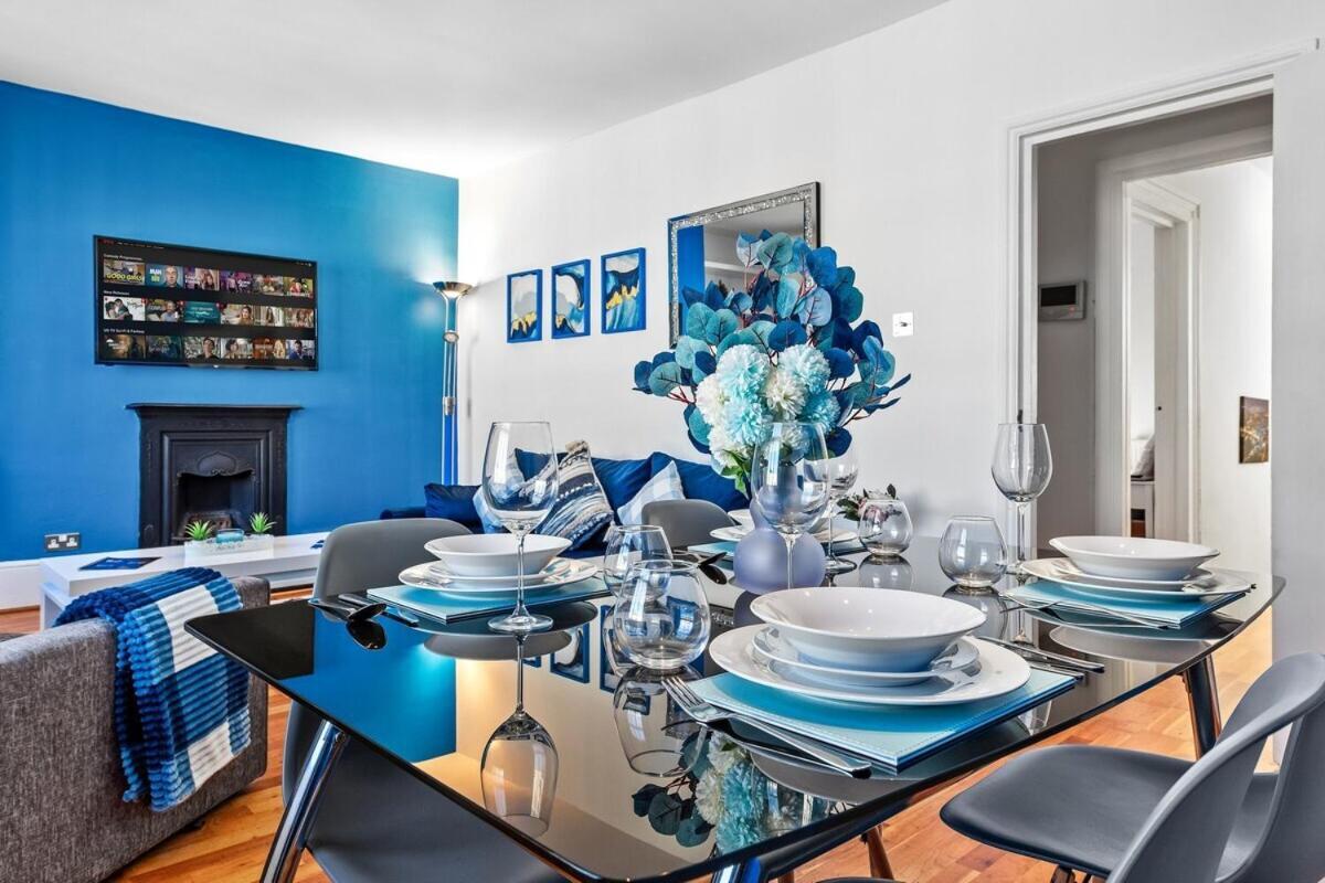 Balcony Blue Theme 1 Bedroom Central London Luxury Flat Near Hyde Park! Accommodates Up To 6! Double Sofa Bed And Next To Station! Esterno foto