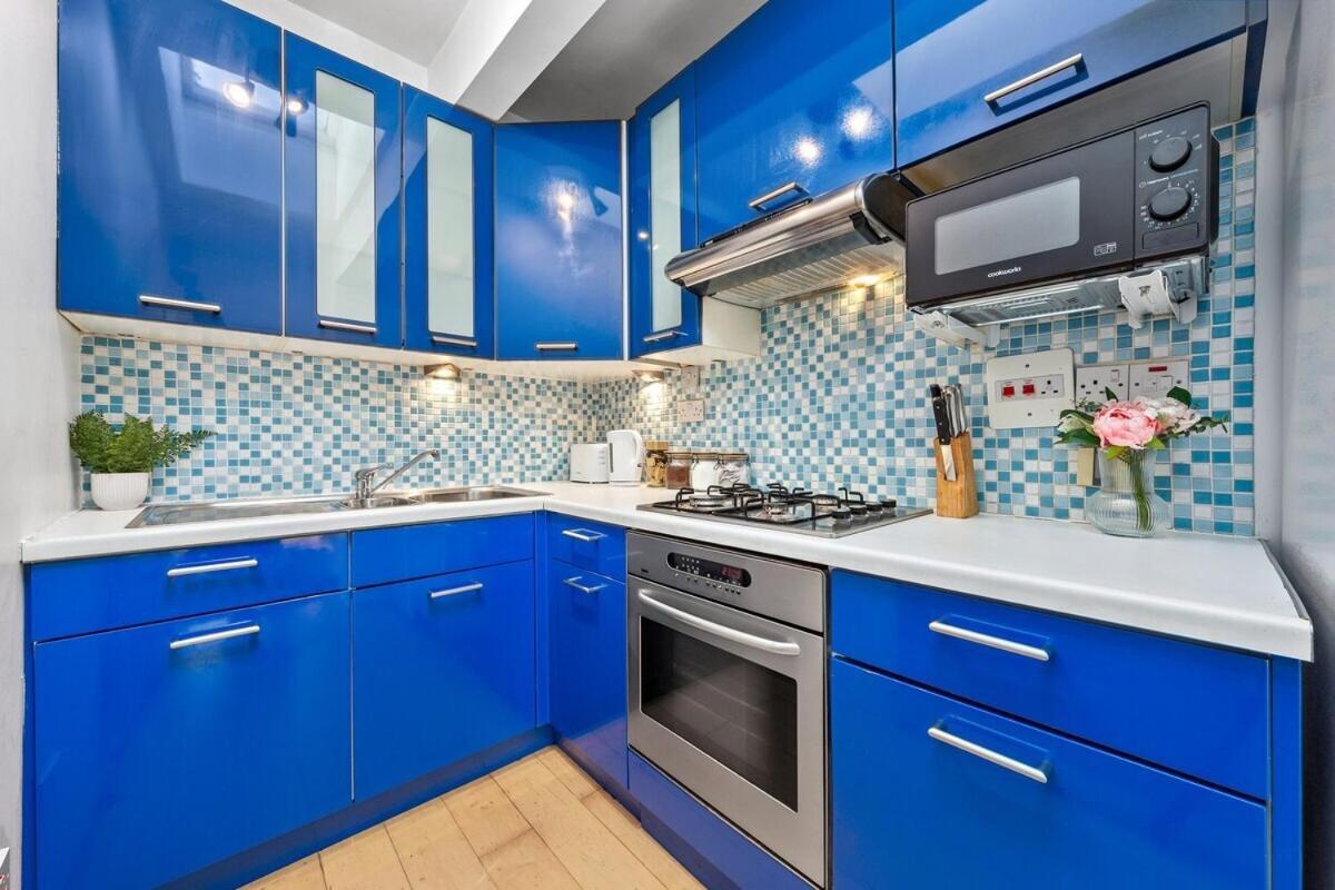 Balcony Blue Theme 1 Bedroom Central London Luxury Flat Near Hyde Park! Accommodates Up To 6! Double Sofa Bed And Next To Station! Esterno foto
