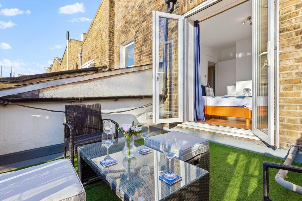 Balcony Blue Theme 1 Bedroom Central London Luxury Flat Near Hyde Park! Accommodates Up To 6! Double Sofa Bed And Next To Station! Esterno foto
