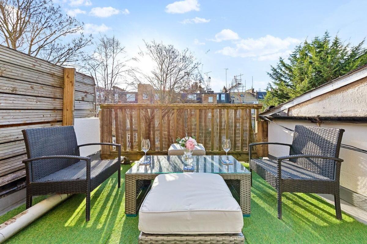 Balcony Blue Theme 1 Bedroom Central London Luxury Flat Near Hyde Park! Accommodates Up To 6! Double Sofa Bed And Next To Station! Esterno foto