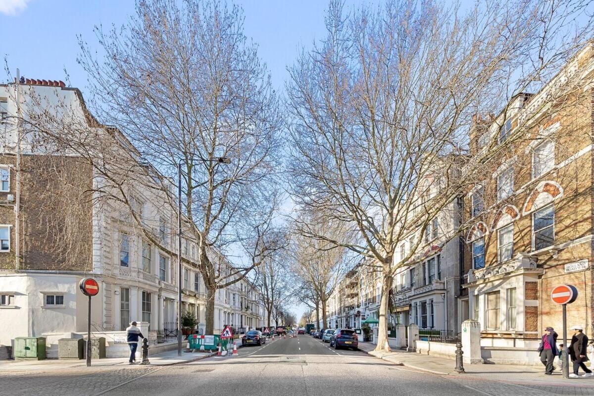 Balcony Blue Theme 1 Bedroom Central London Luxury Flat Near Hyde Park! Accommodates Up To 6! Double Sofa Bed And Next To Station! Esterno foto