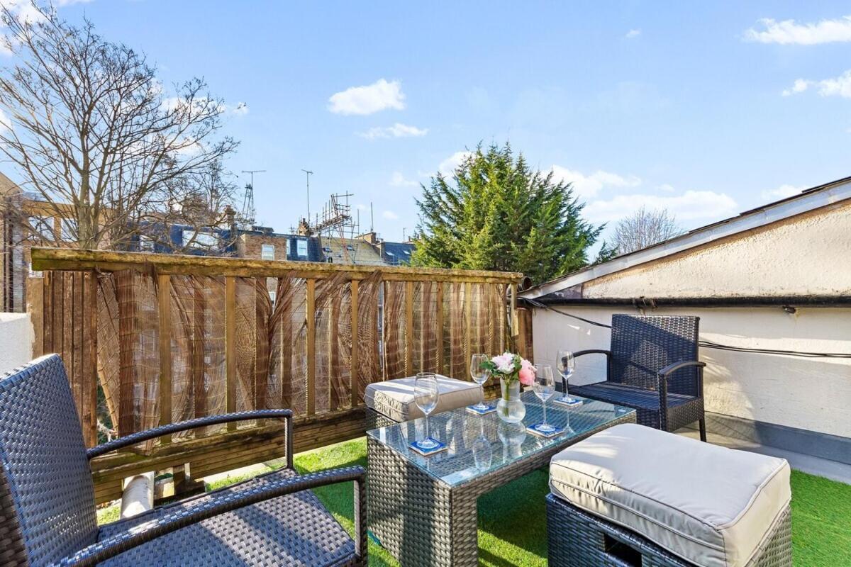 Balcony Blue Theme 1 Bedroom Central London Luxury Flat Near Hyde Park! Accommodates Up To 6! Double Sofa Bed And Next To Station! Esterno foto